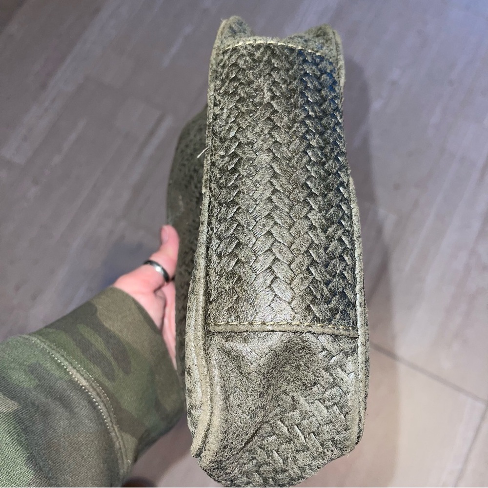 Elegant Olive Green Woven Crossbody Camera Bag with Baroque Strap - Picture 9 of 9